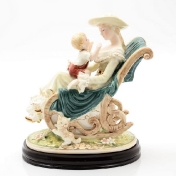 Статуэтка на деревянной подставке Royal Classics 30см