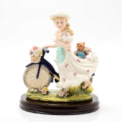 Статуэтка на деревянной подставке Royal Classics 28x25 Арт. 27425